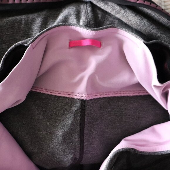 Lululemon Women's Pink/Grey Size 8 Pockets Activewear Crop Stretch Leggings - Picture 6 of 11